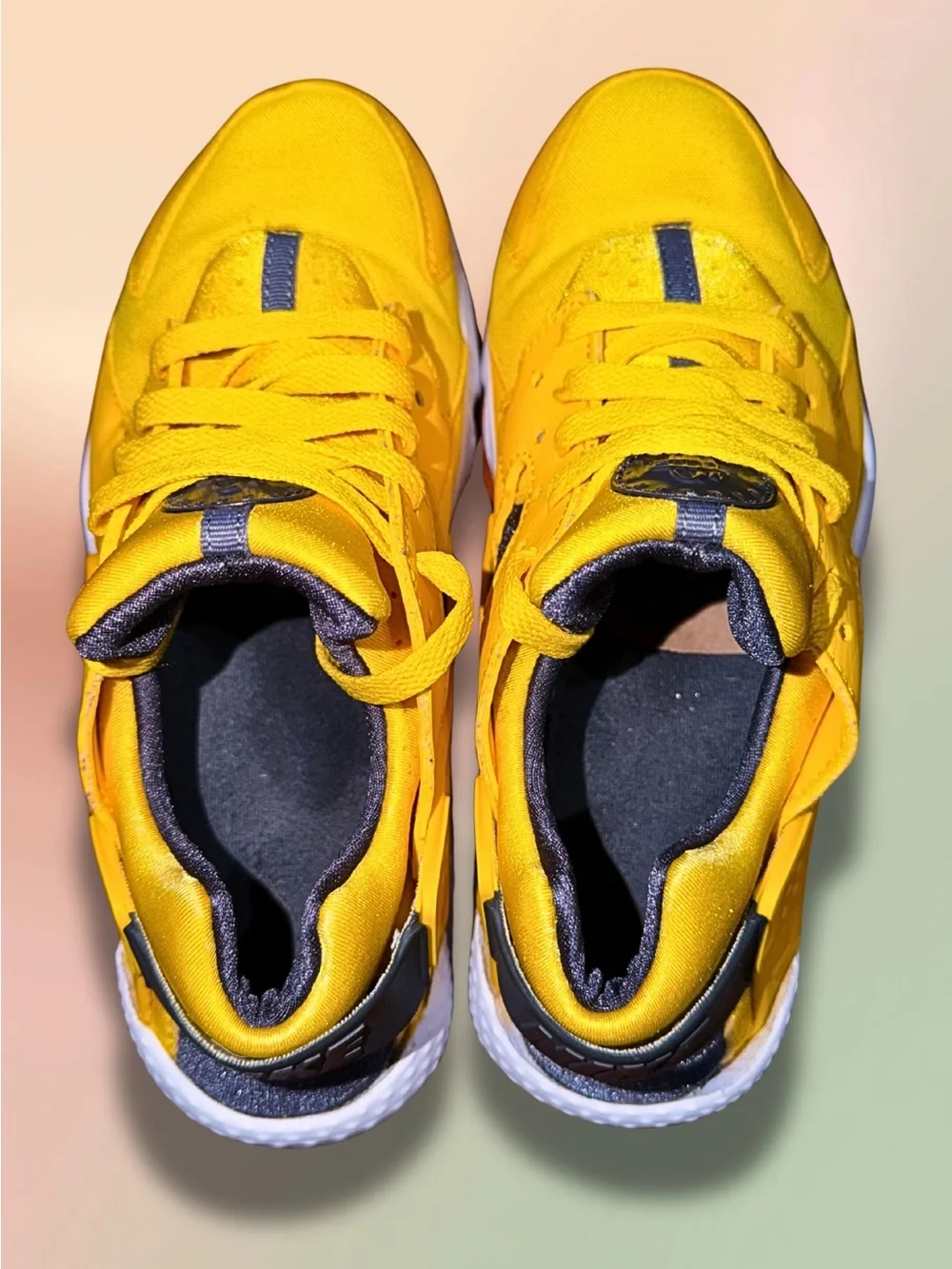 Nike Air Huarache Run GS Tour Yellow White Anthracite 7Y 654275-700